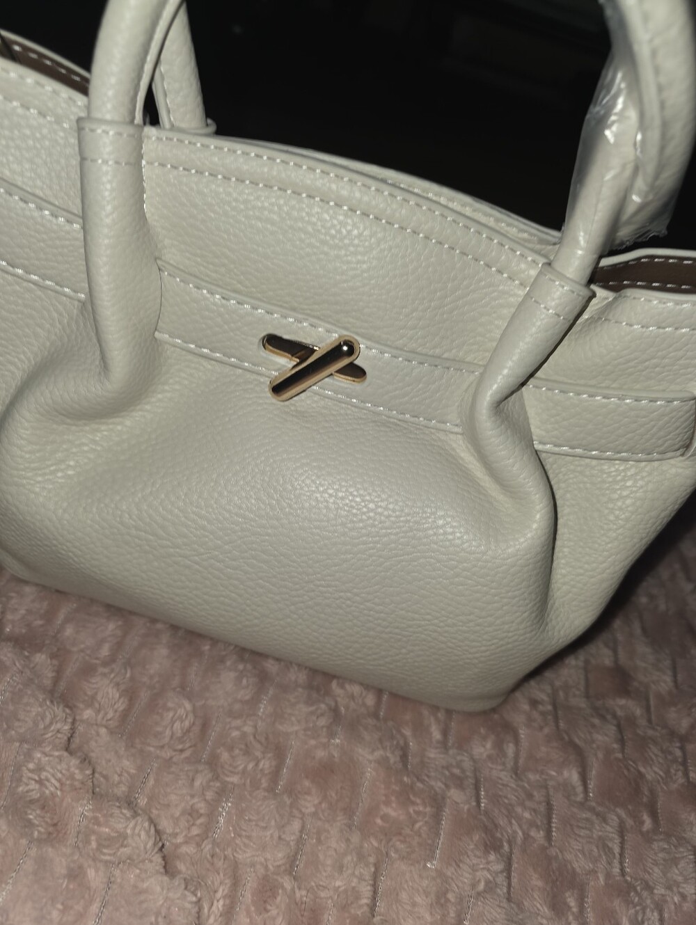 Elegant Cream Pebbled Leather Tote - Gold Accent
